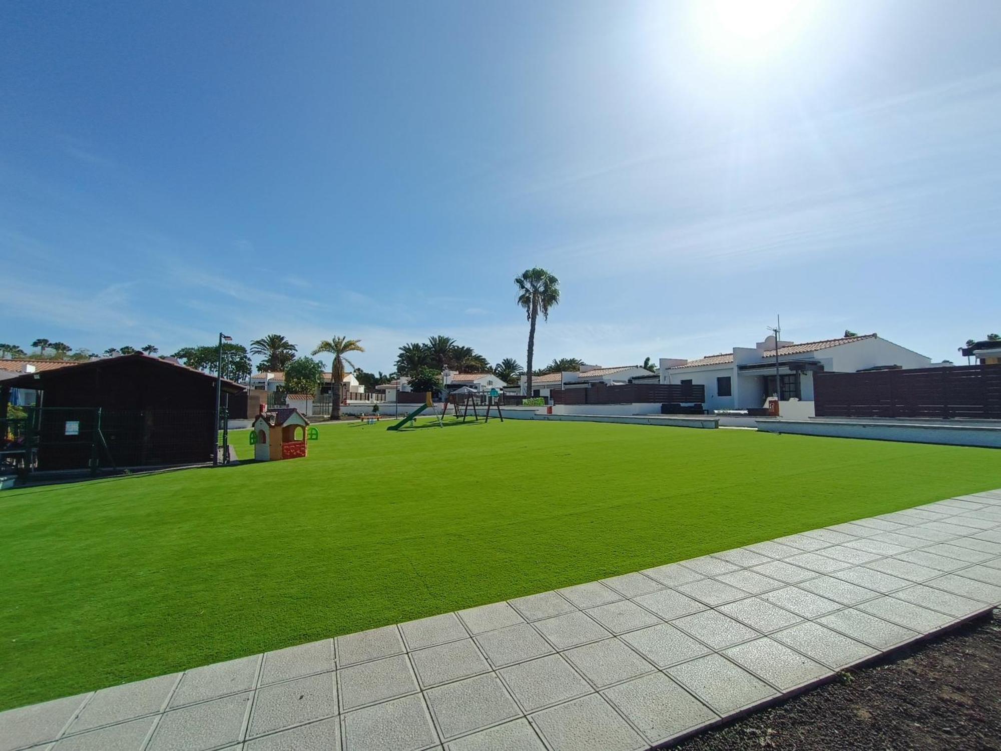 Sunny Bungalow With Garden #1 マスパロマス エクステリア 写真